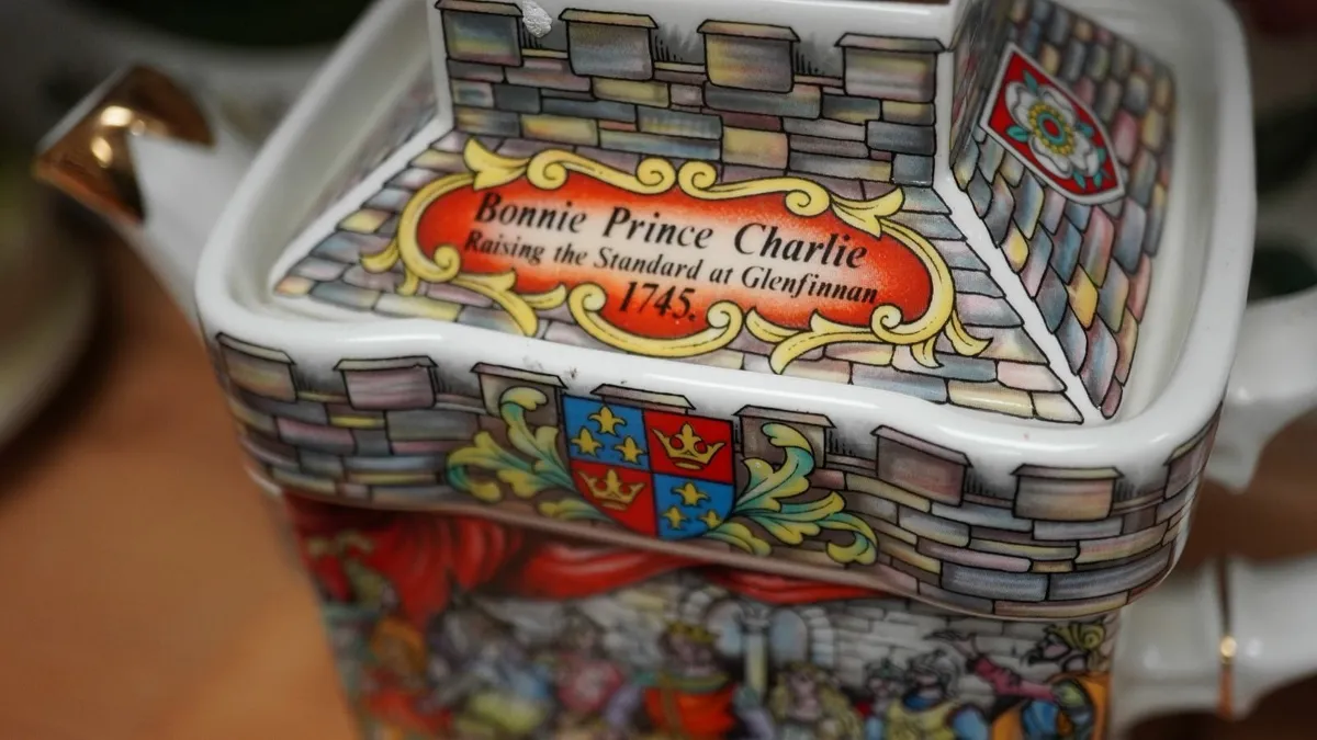 Sadler _ King Arthur _ Castle Teapot - Image 4