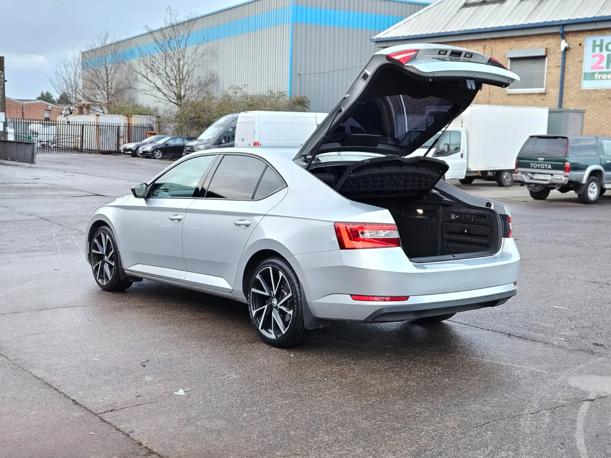 Skoda Superb Ambition 2.0TDI  DSG - Image 3