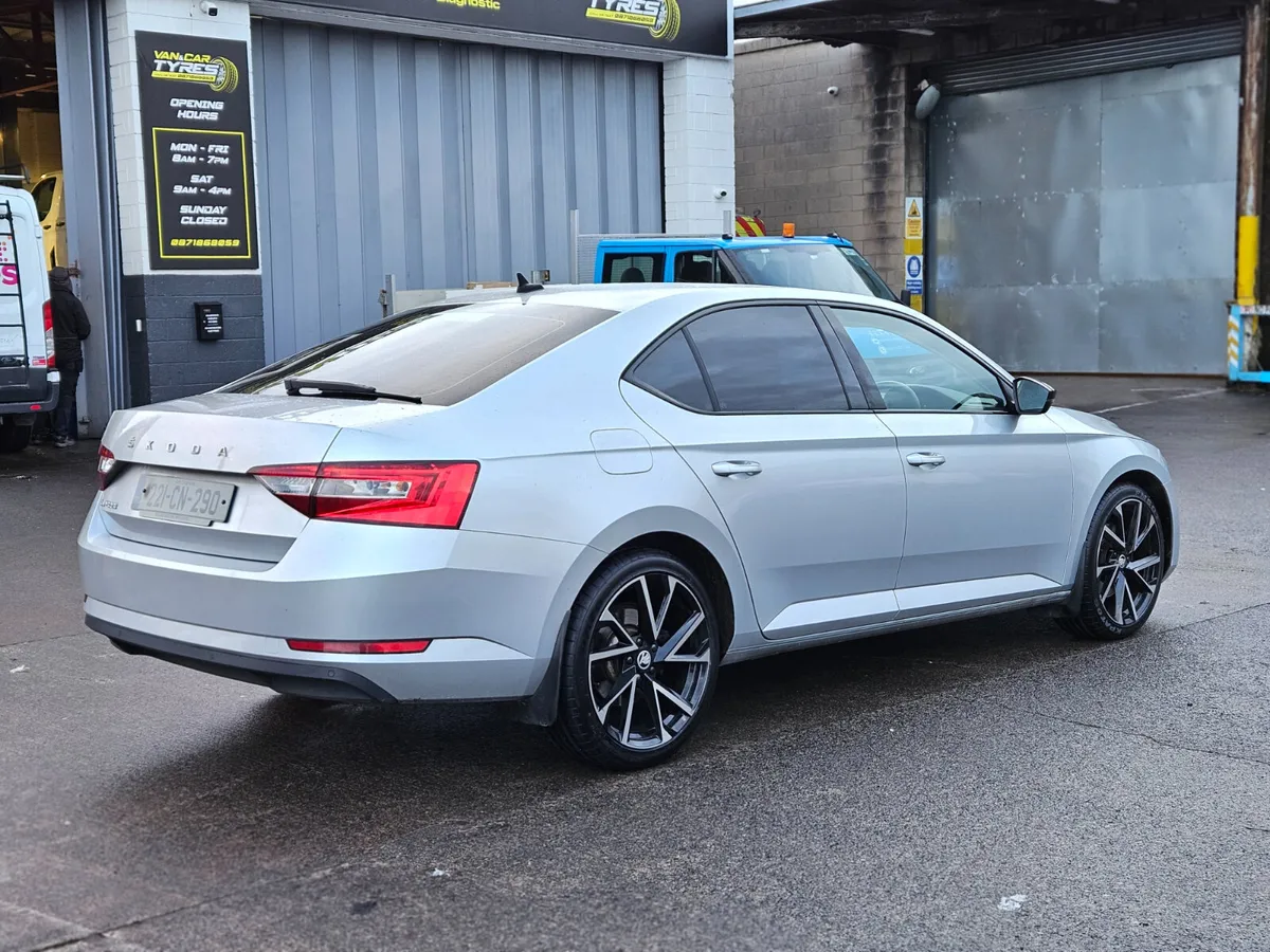 Skoda Superb Ambition 2.0TDI  DSG - Image 2