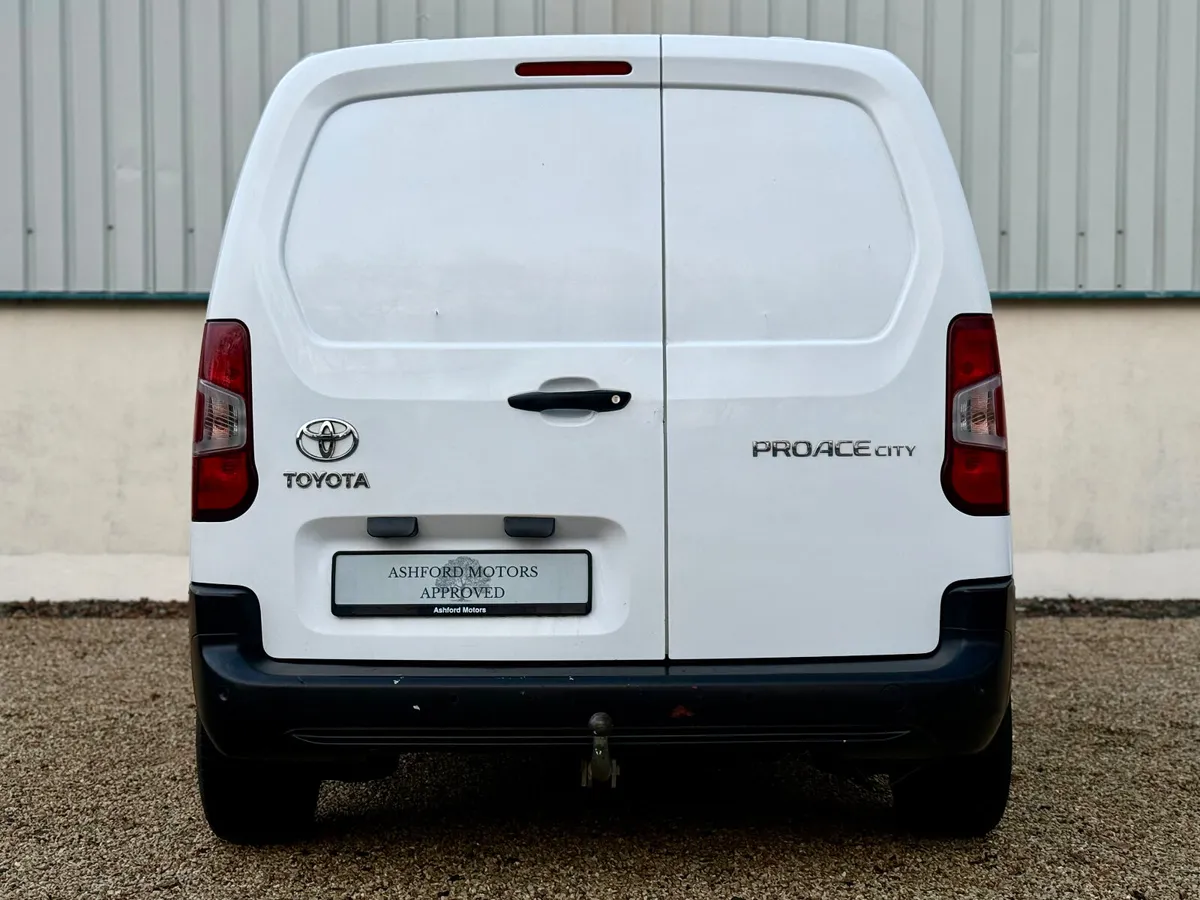 Toyota Proace 3 Seater 1.5d SWB with Vat - Image 4