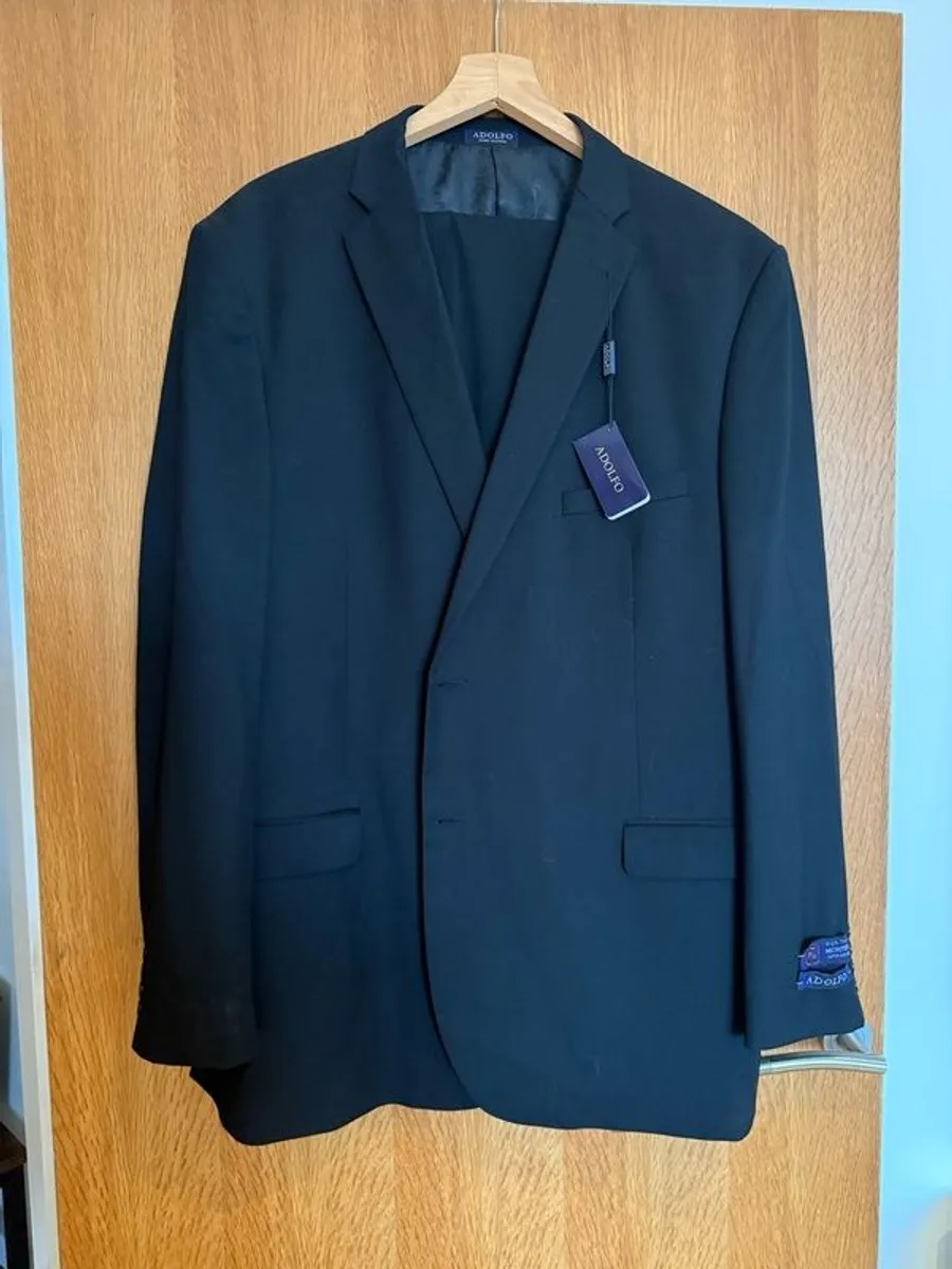 Mens Suit - Image 1