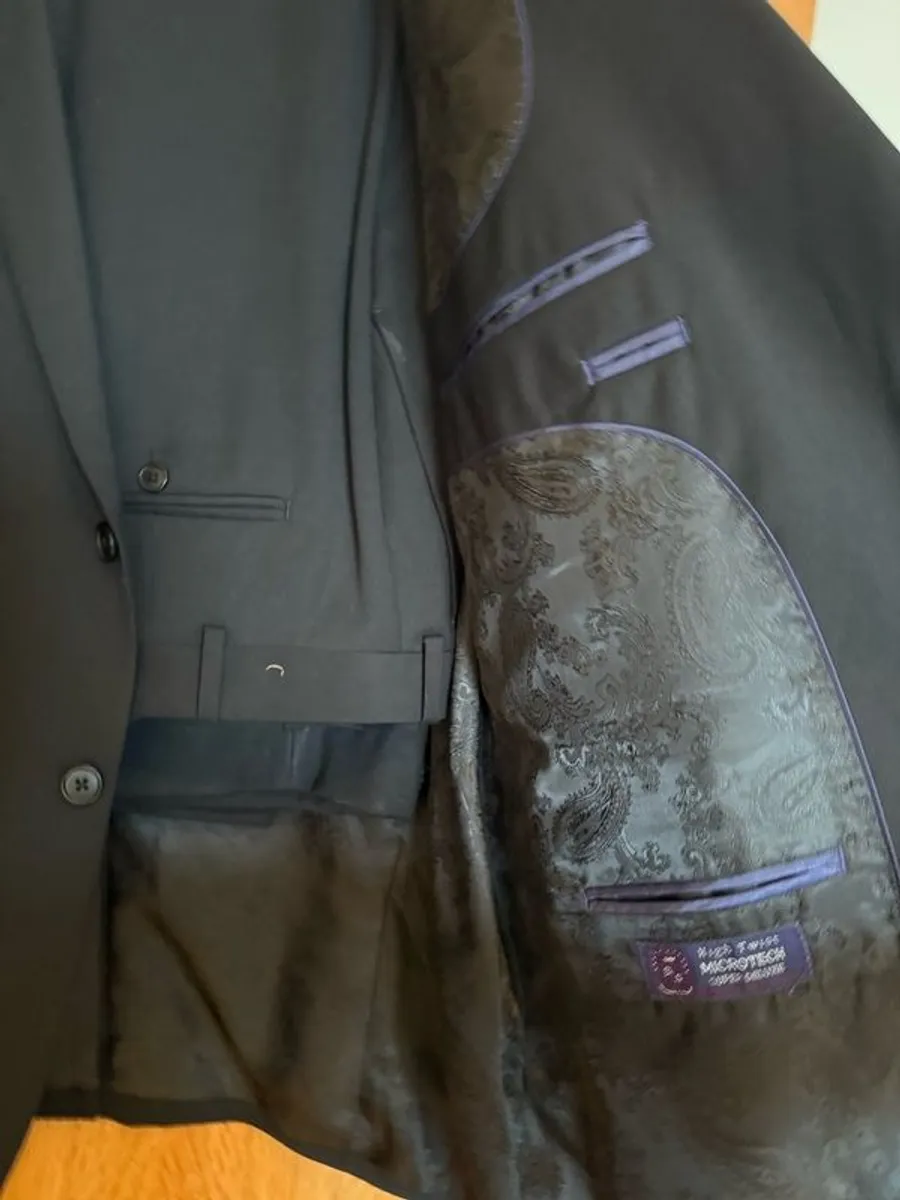 Mens Suit - Image 2