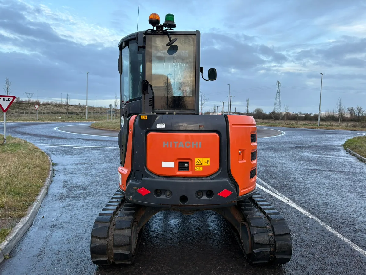Hitachi Zaxis 55U - Image 3