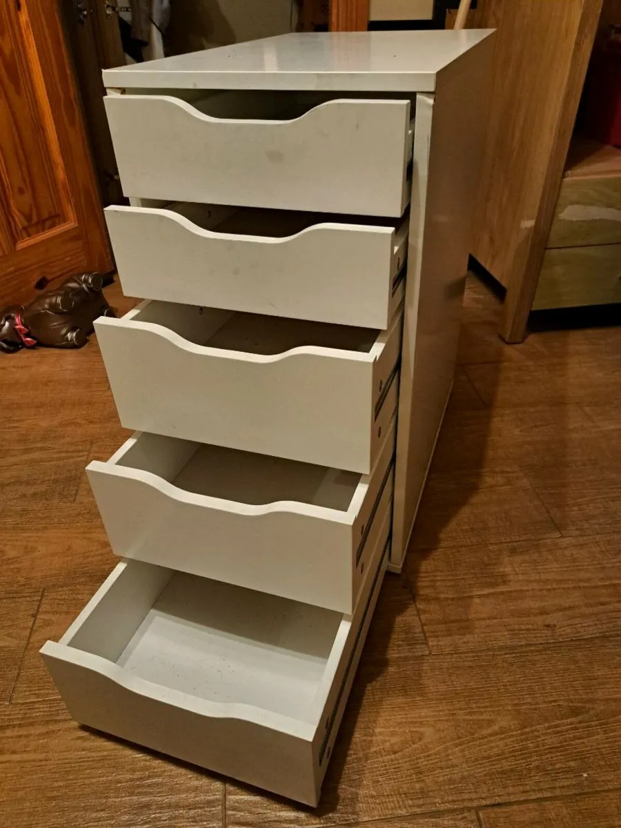 5 drawer cabinet - Image 1