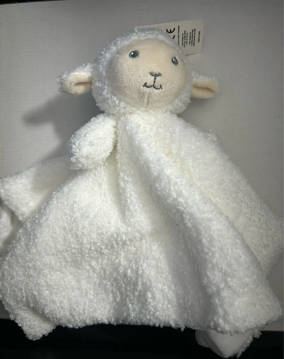 baby comforter New with tag - Image 1