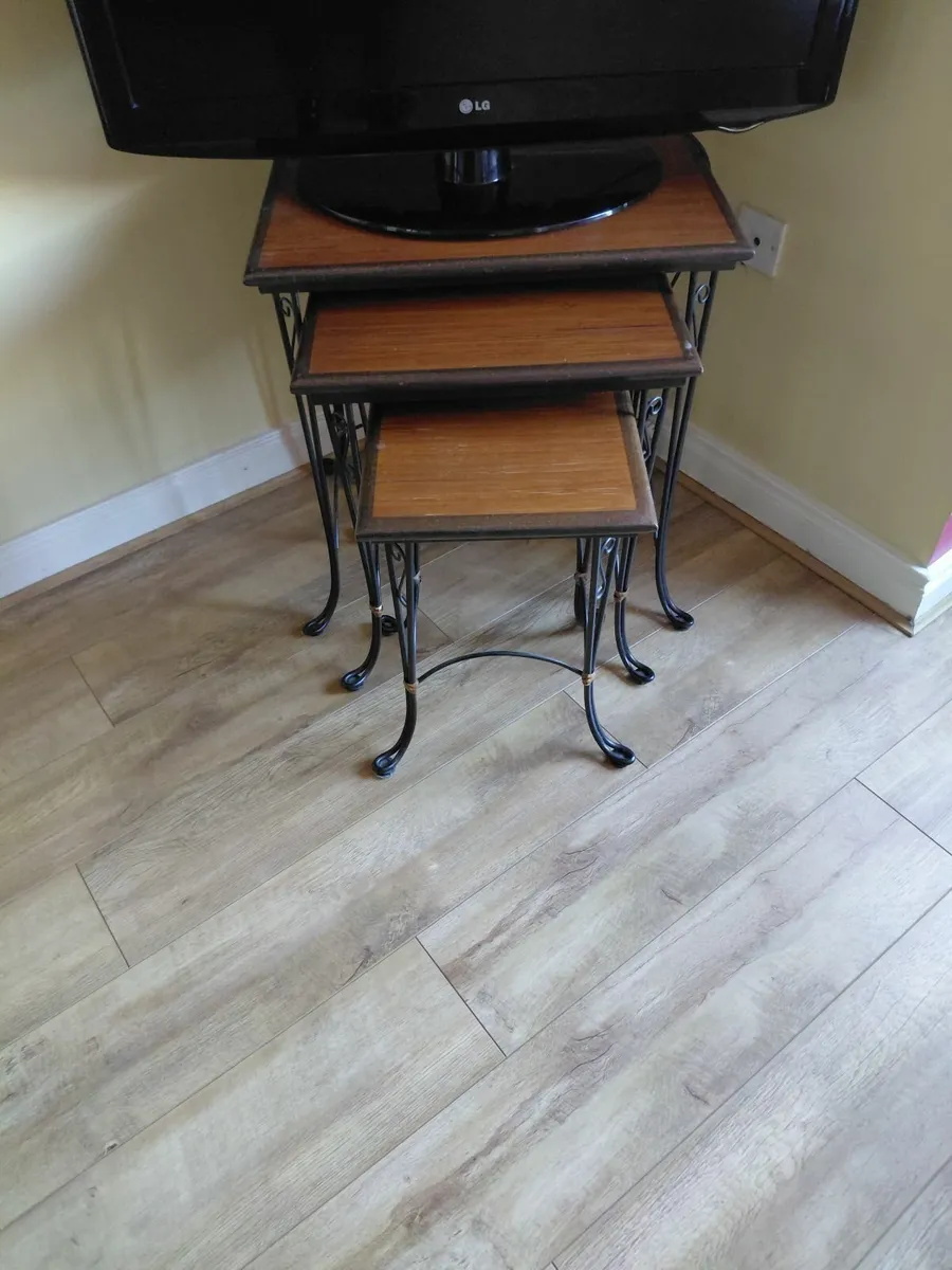 Nest of tables - Image 1