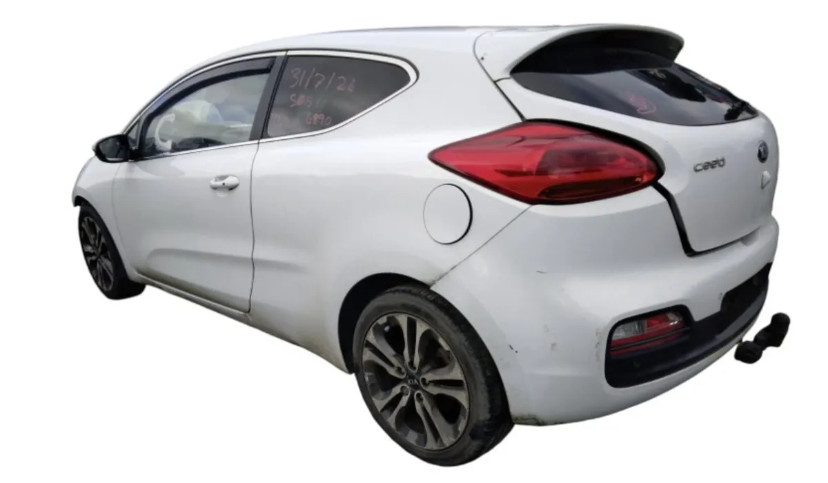 2014 KIA PRO CEED For Breaking/Dismantling - Image 4