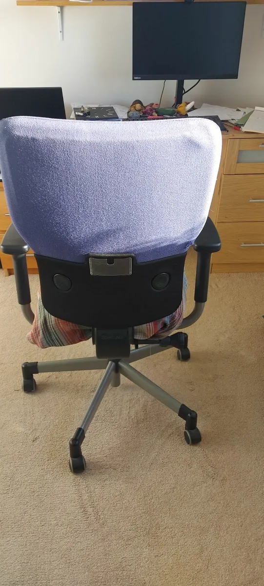 Office chair - Image 3