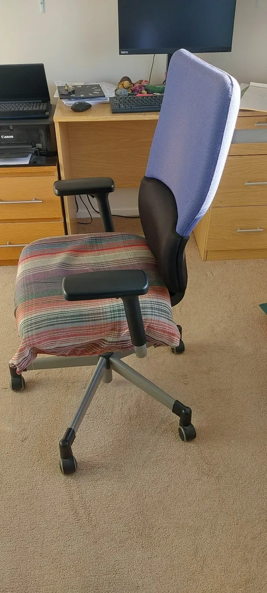 Office chair - Image 4