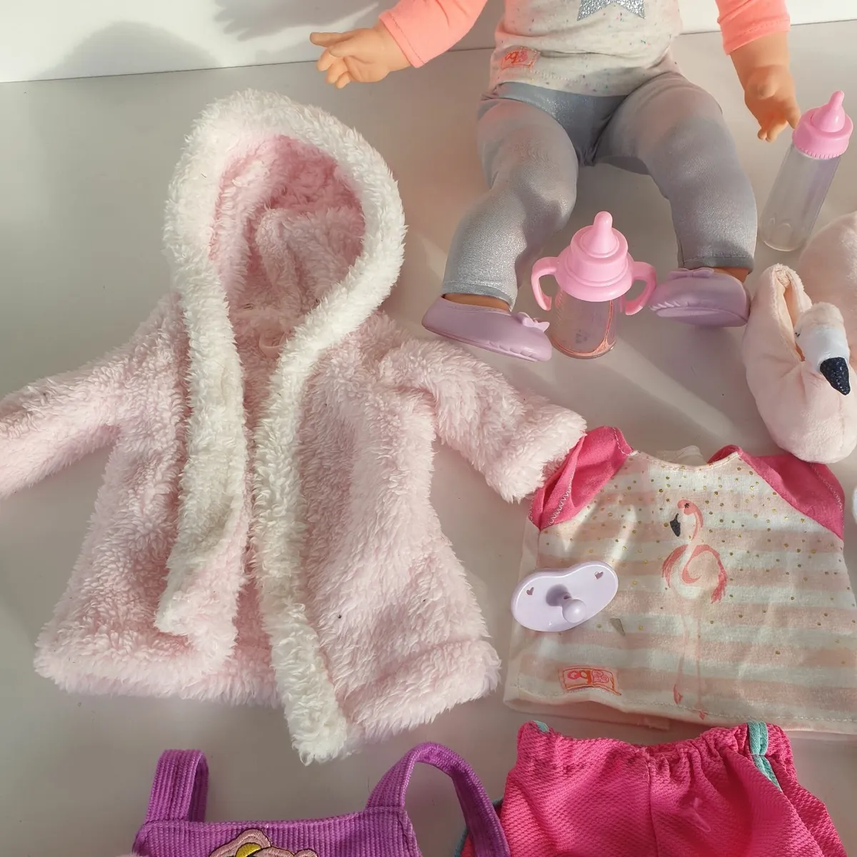 Baby talking doll with lots of clothes - Image 3