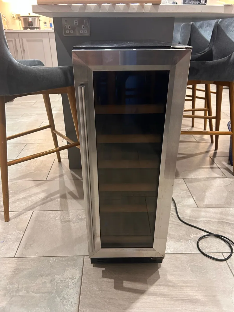 Amica wine cooler fridge - Image 1