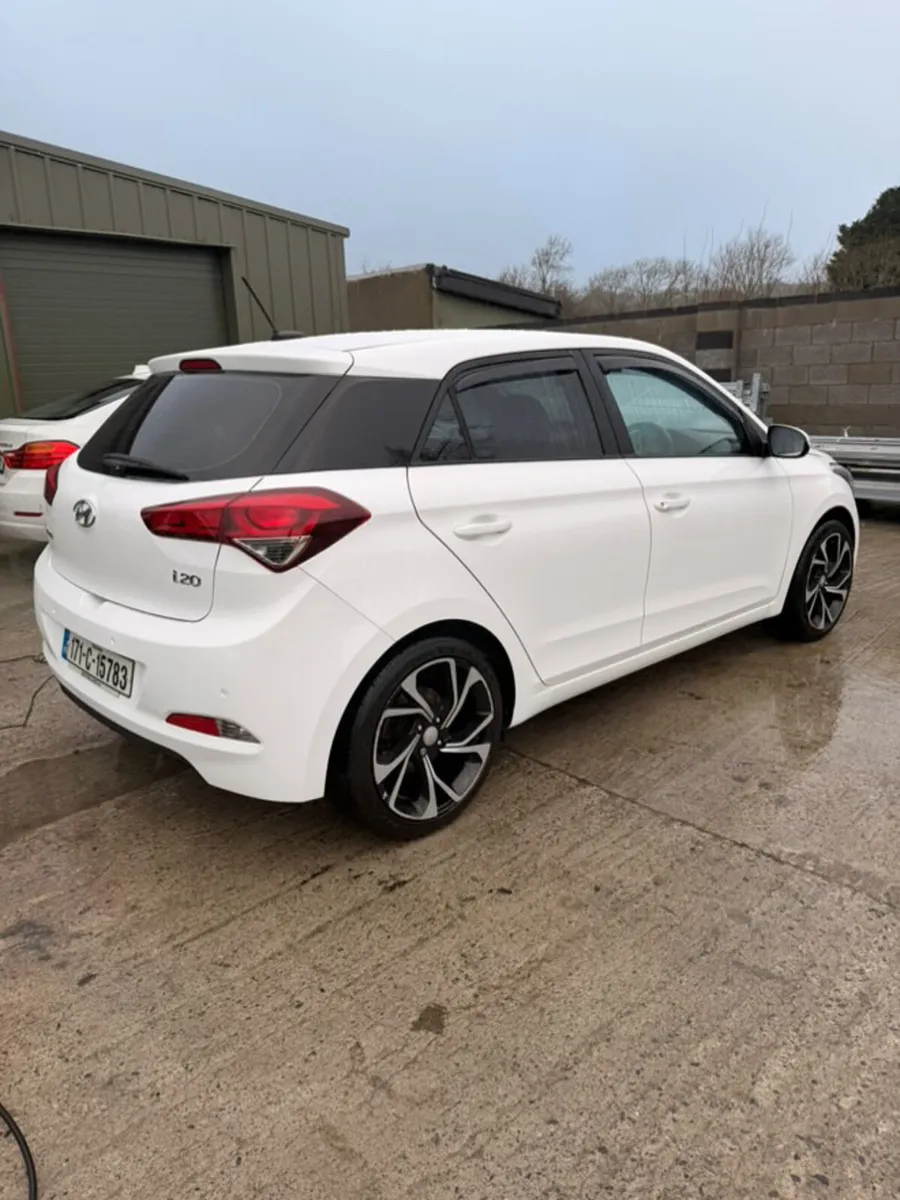 Hyundai i20 - Image 2