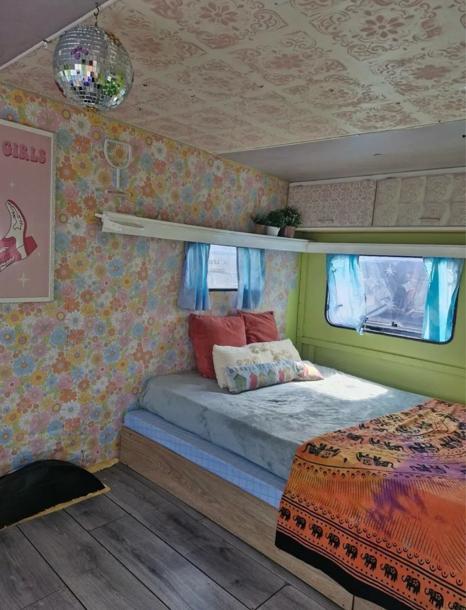 Free caravan - Image 4