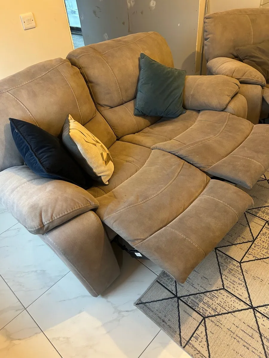 2 seater couch and 1 seater recliner - Image 3