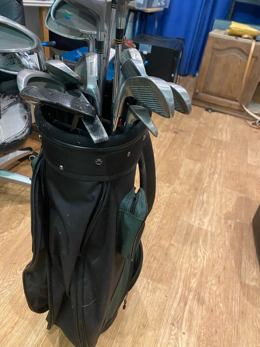 Golf clubs and bag - Image 1