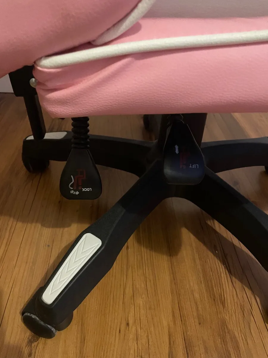 Gaming chair - Image 2