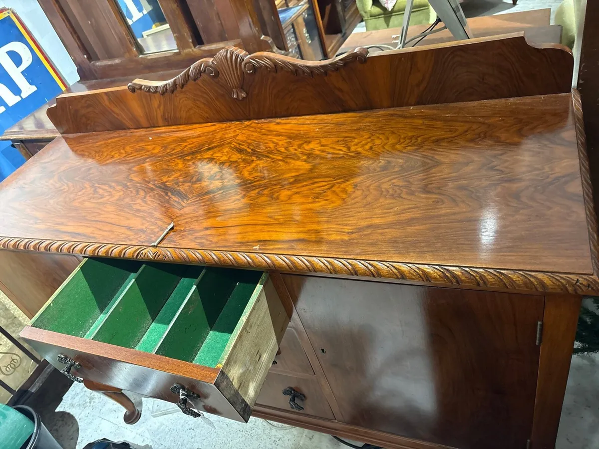 A vintage burl wood sideboard - Image 2