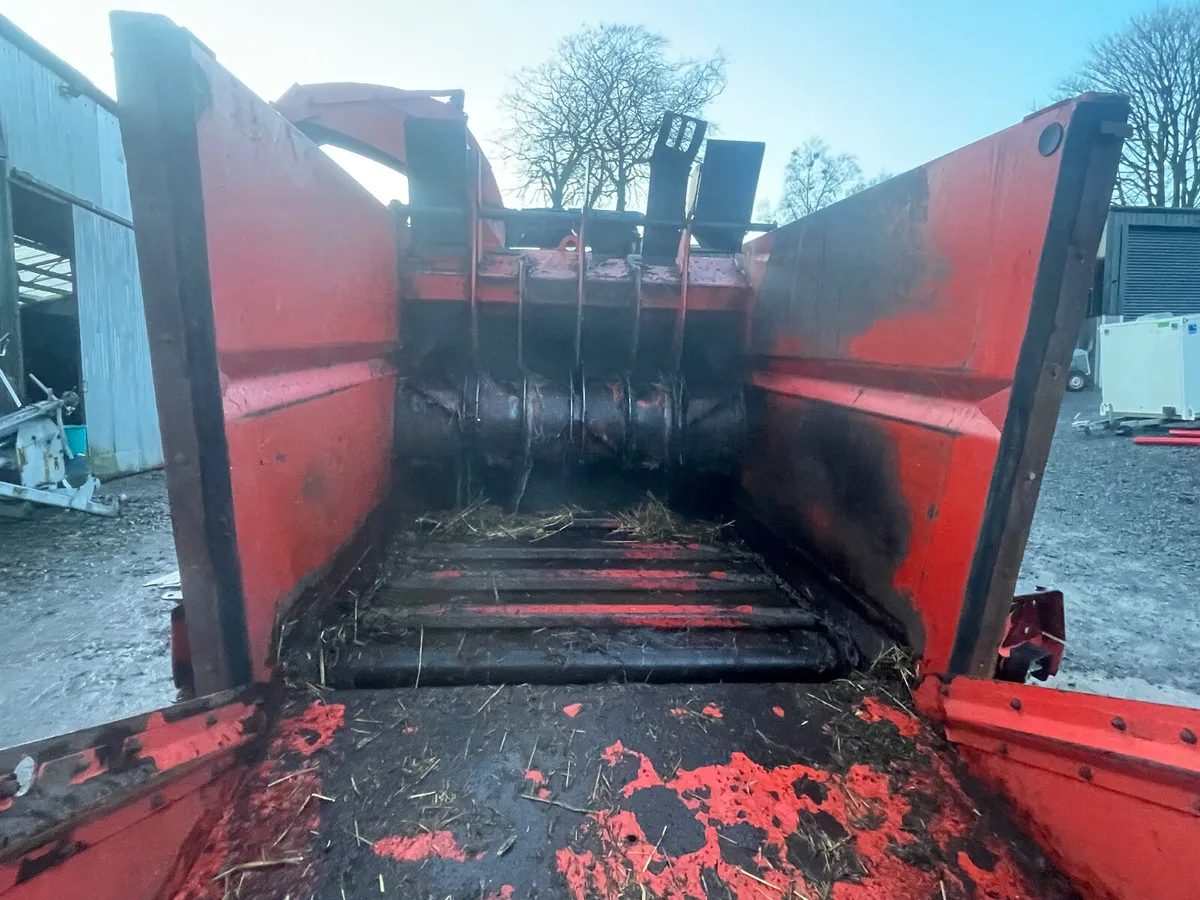 Kuhn 3560 straw/silage chopper - Image 4