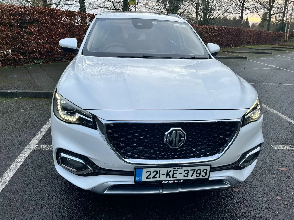 MG HS 2022 - Image 1