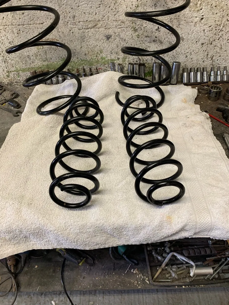 Springs new for Citroen c4 car type 2007 on - Image 1