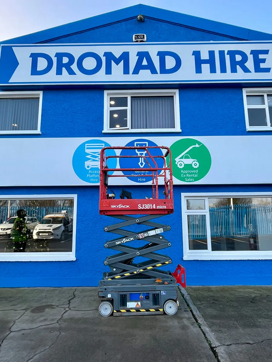 Skyjack SJ3014 Electric Scissor Lift - Image 1