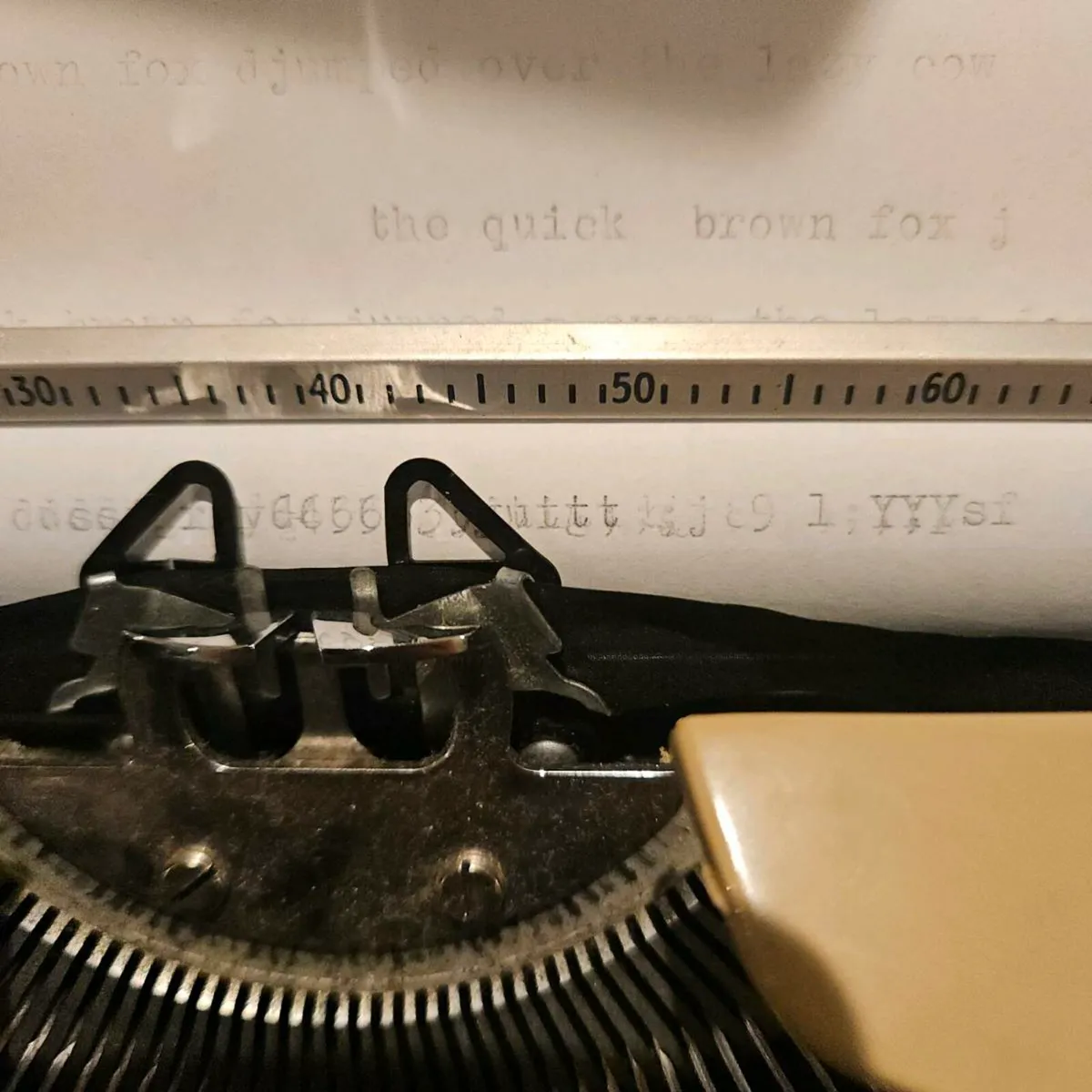 1960s Smith corona typewriter - Image 4