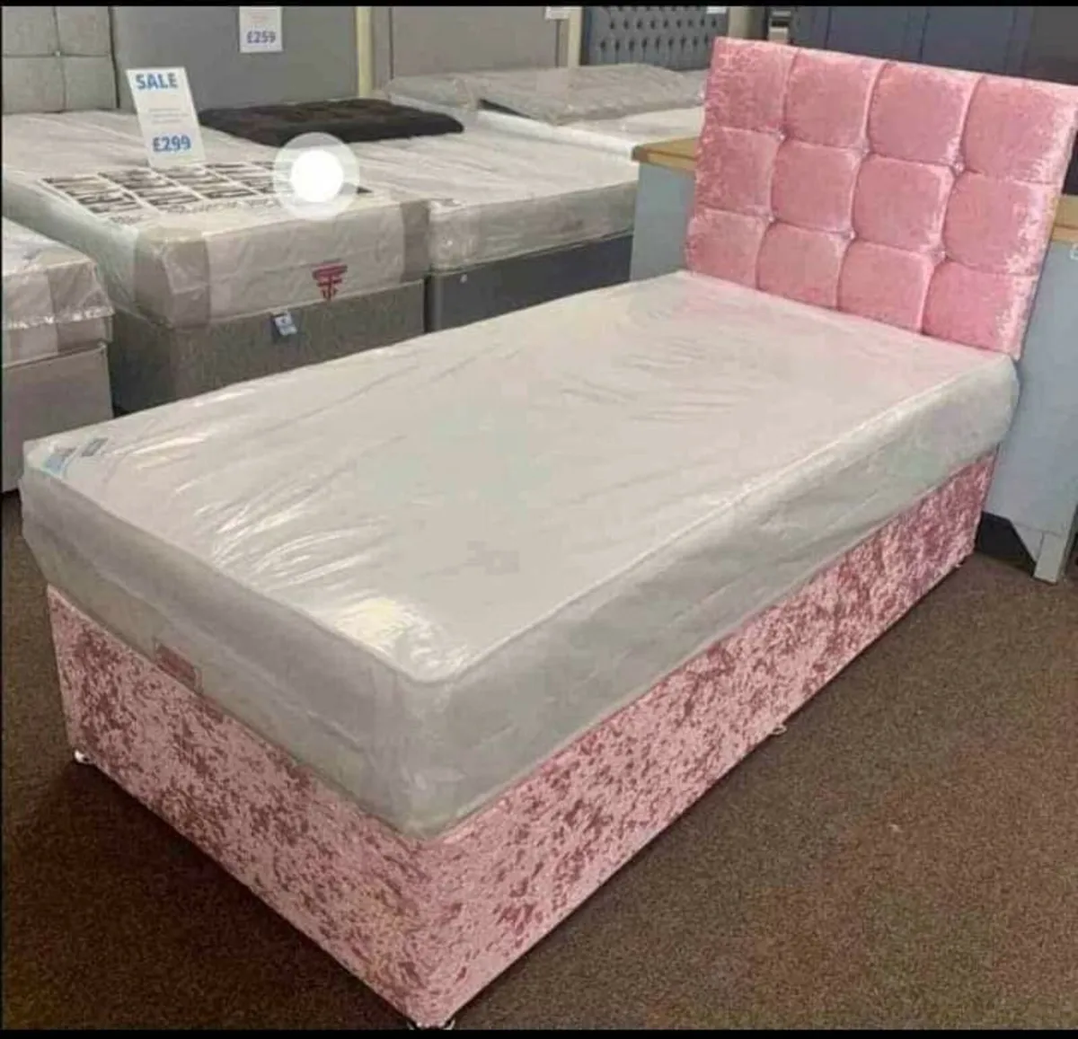 Single beds - Image 1