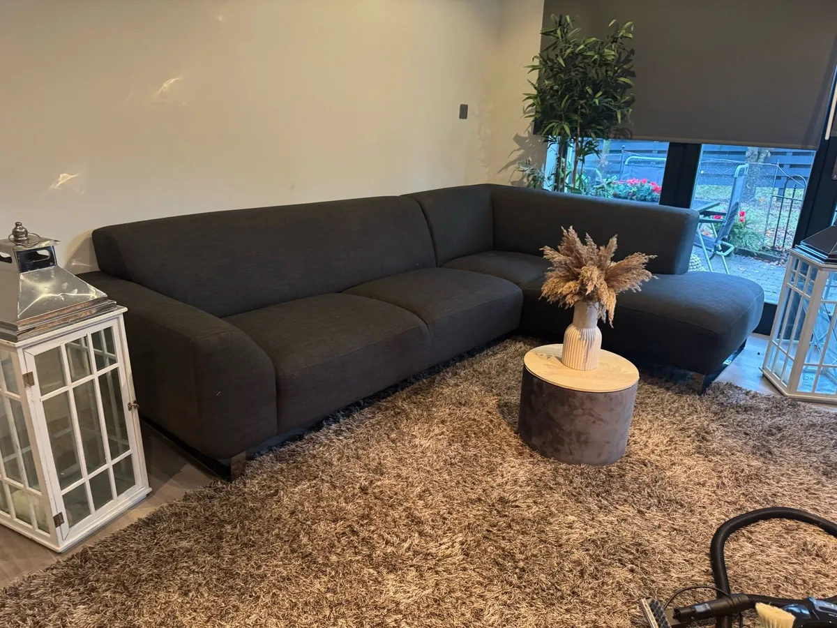 DFS Fabric corner suite - Image 1