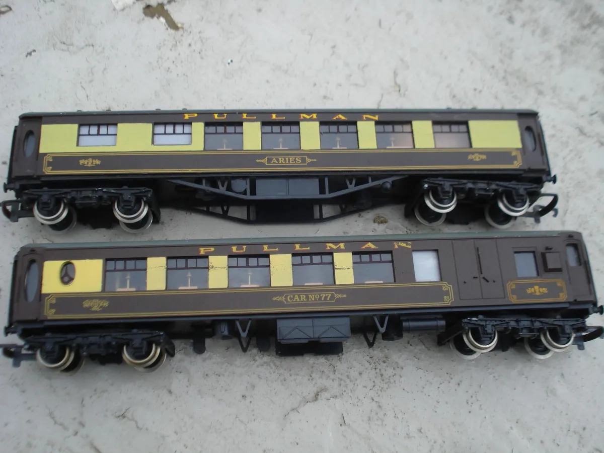 VINTAGE G& R WRENN PULLMAN COACHES. 1972. - Image 1