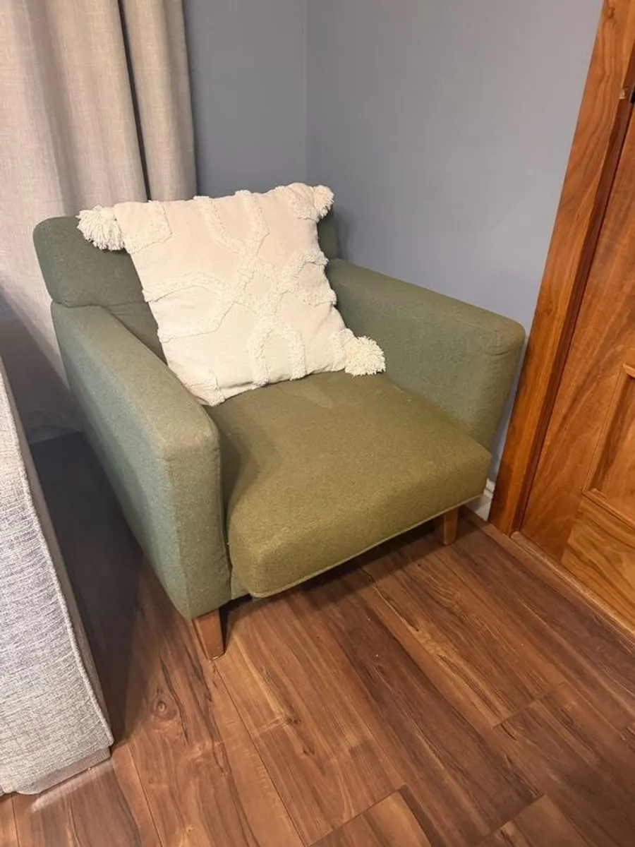 Green armchair - Image 1