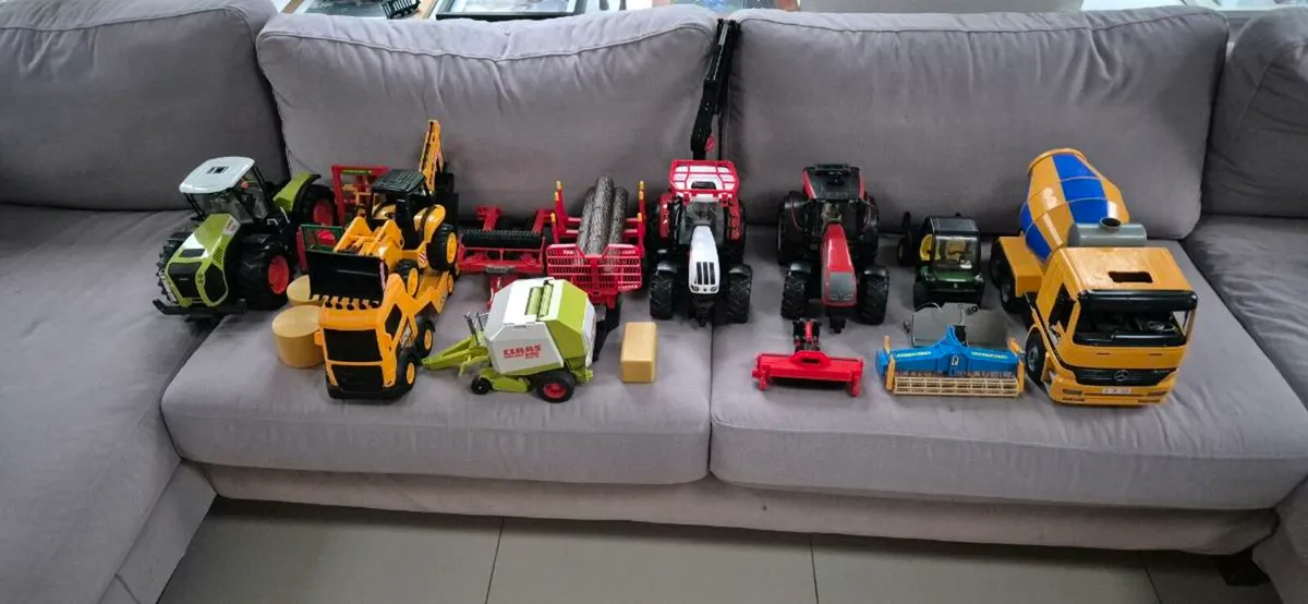 Tractors farm toys selection bruder bundle etc - Image 1