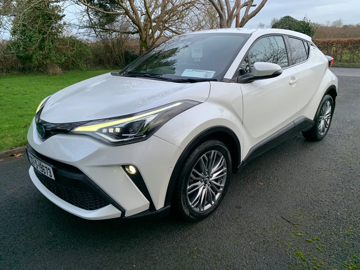 Toyota C-HR 2022 SOL ** One Owner ** - Image 3