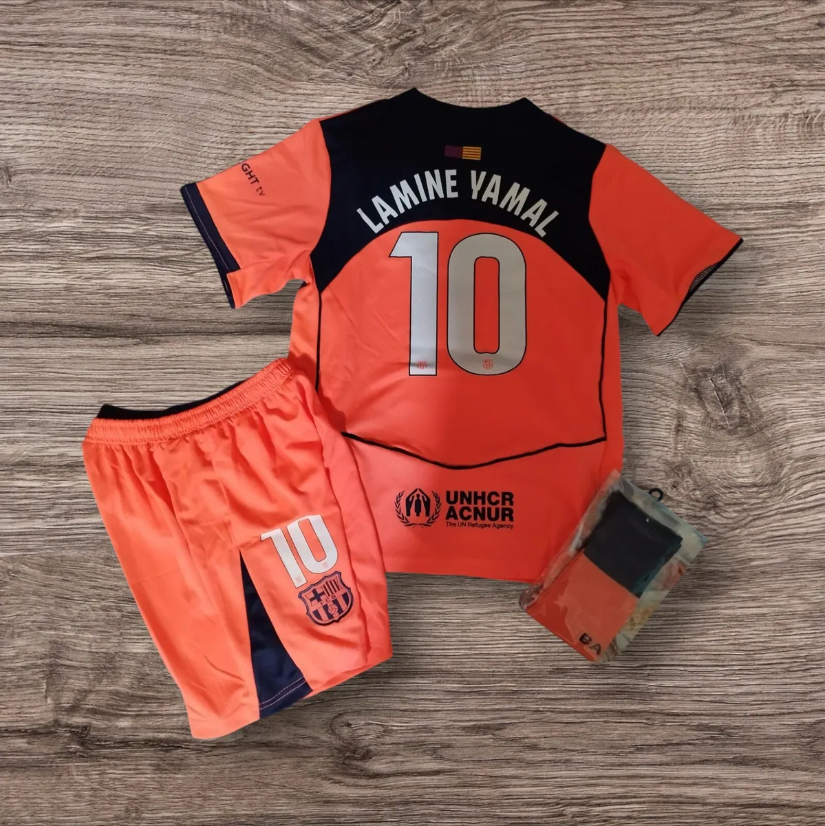 BARCELONA ( LAMINE YAMAL 10) ,KIDS KIT,8/9, 10/11 - Image 1