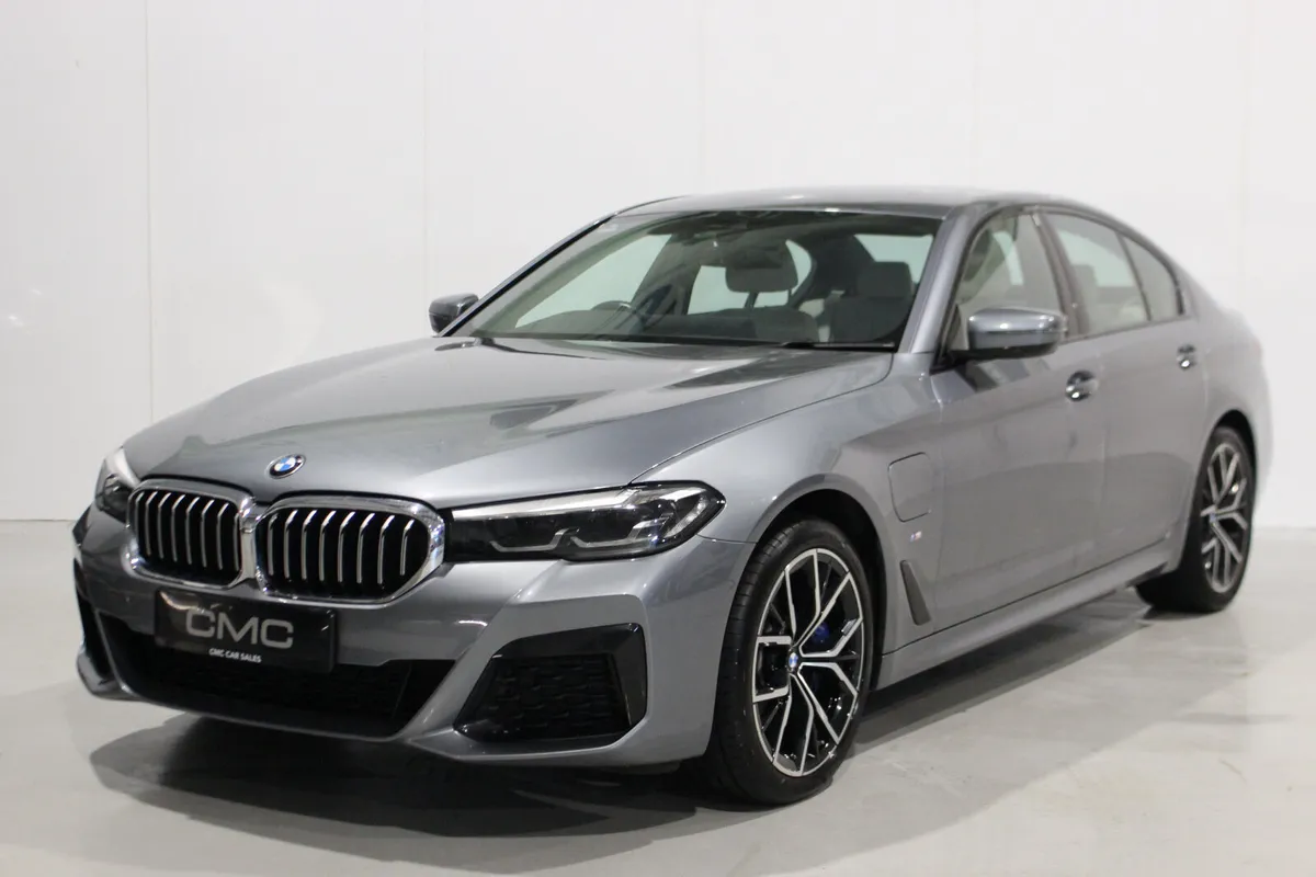 BMW 5-Series 2020 530e M-Sport - Image 3
