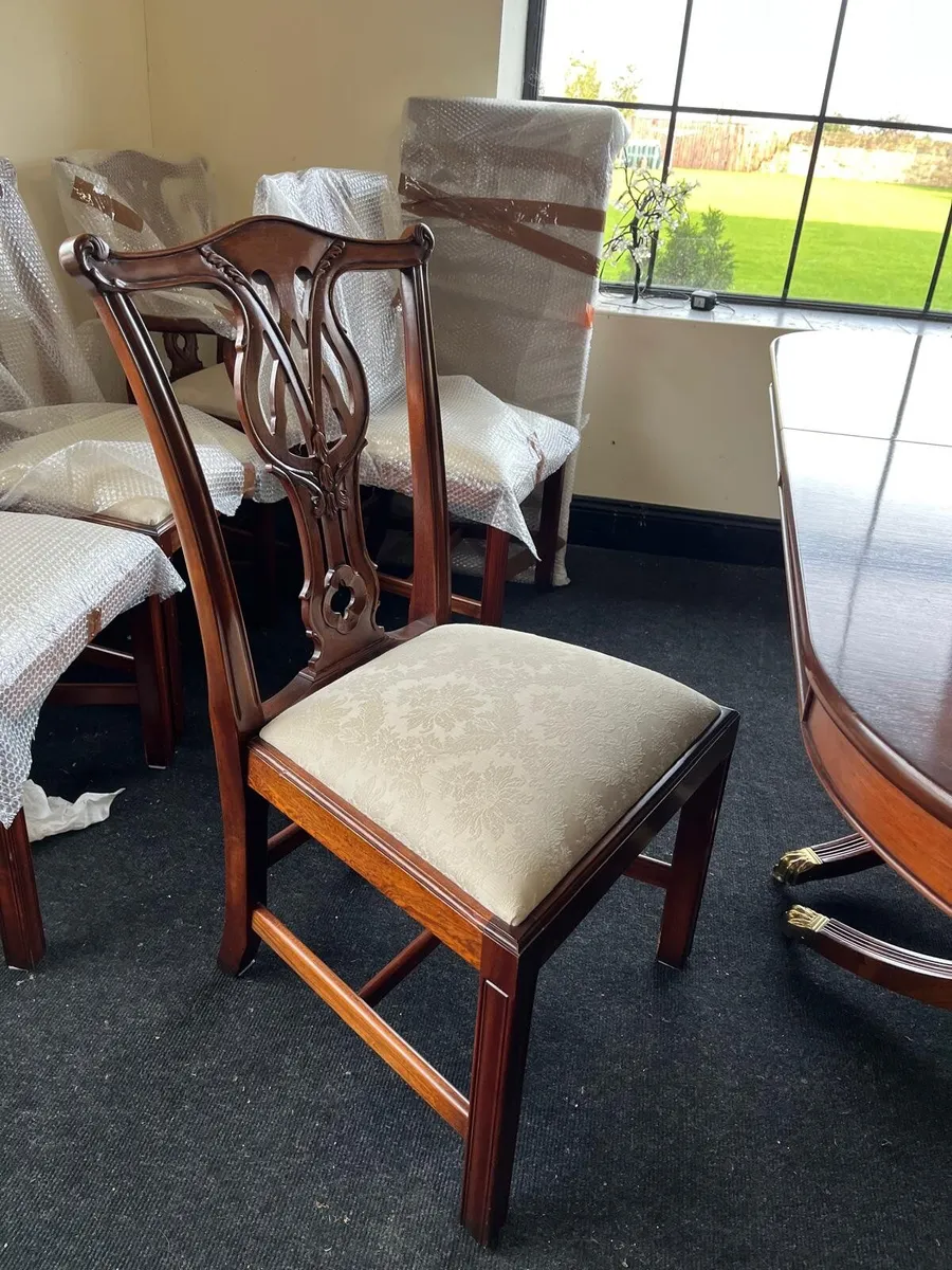 Dining table & chairs - Image 2