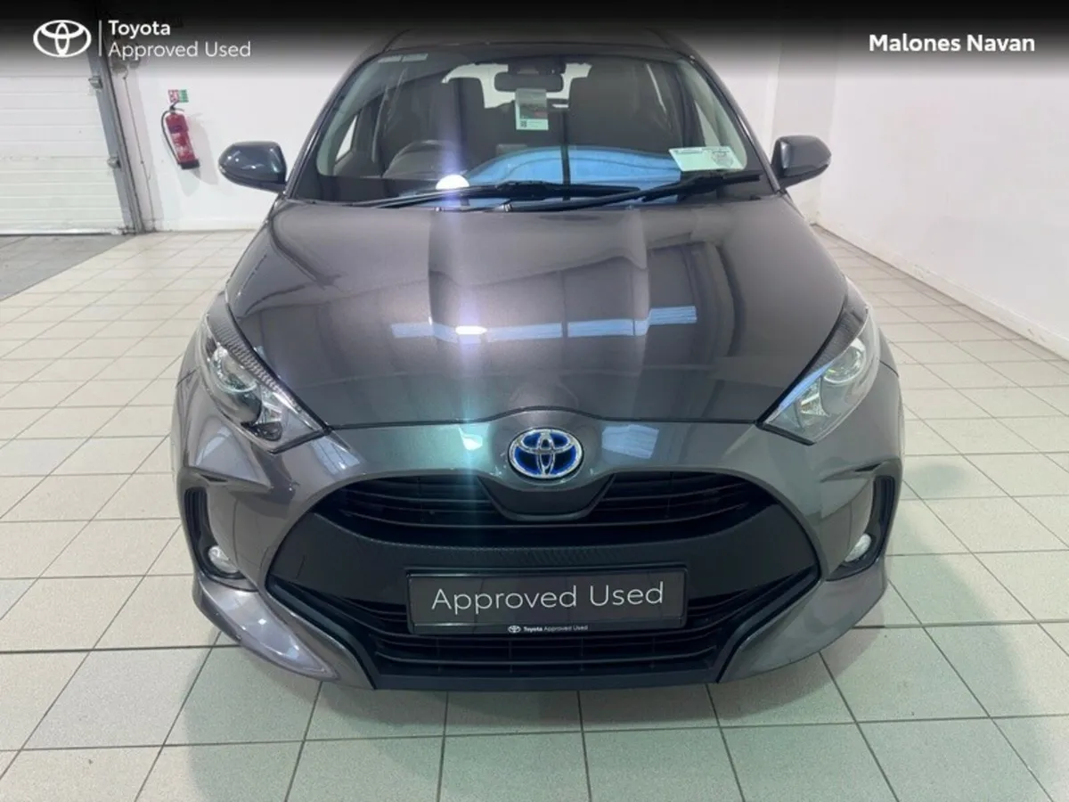 Toyota Yaris 1.5 HYBRID LUNA 4DR - Image 1