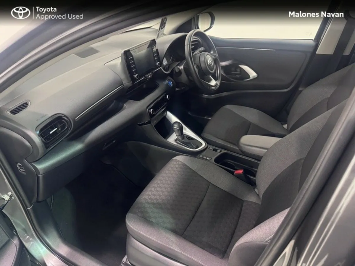 Toyota Yaris 1.5 HYBRID LUNA 4DR - Image 3