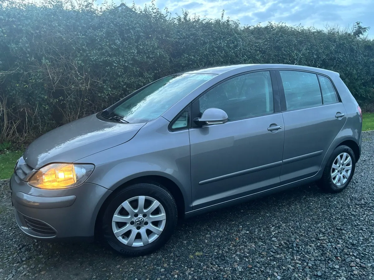 2008 VW Golf plus 1.4 Full main dealer history - Image 4
