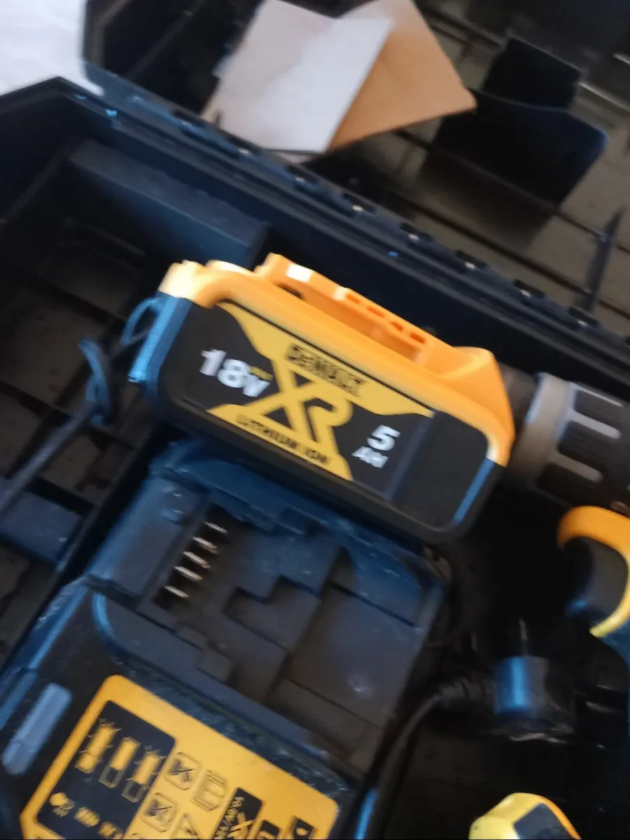 Dewalt 18V combi drill - Image 3