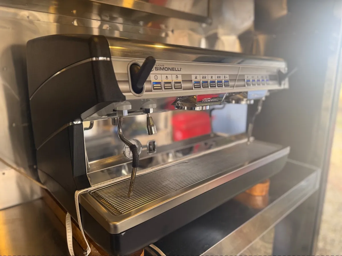 Simonelli Appia 2 Coffee Machine - Image 1