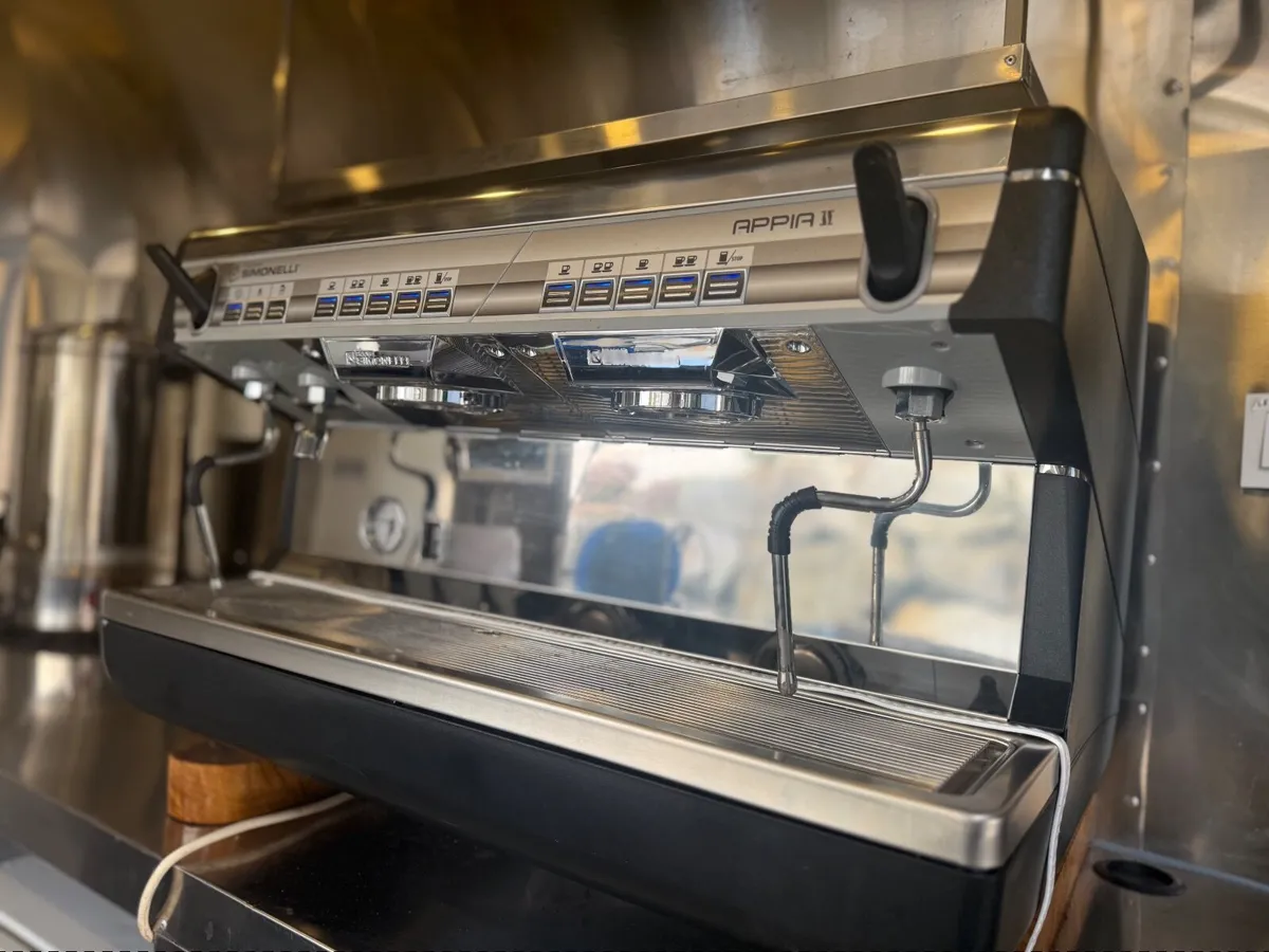 Simonelli Appia 2 Coffee Machine - Image 4