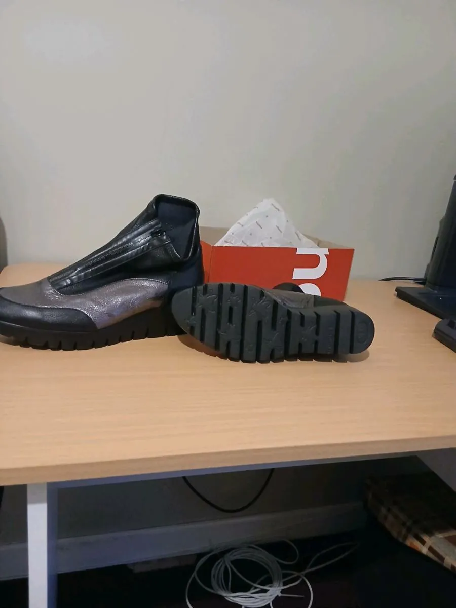 Ankle Boots Ladies Wonders brand - Image 3