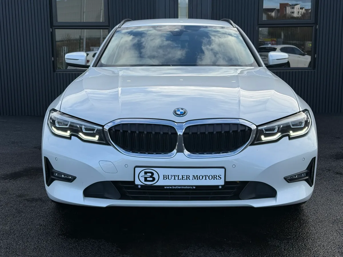 2022 BMW 3 Series 330e Sport Pro Auto - Image 4