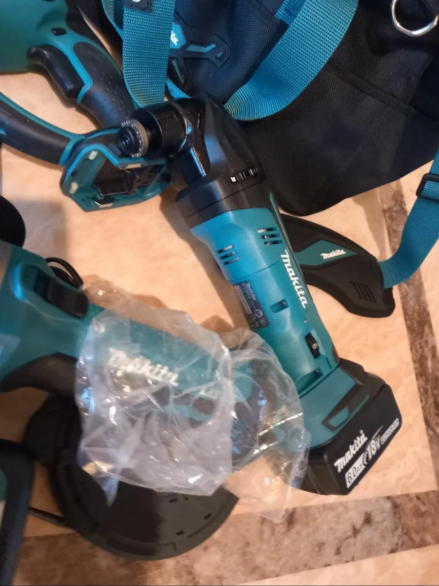 Brand new makita 10 pcs 18v kit - Image 3