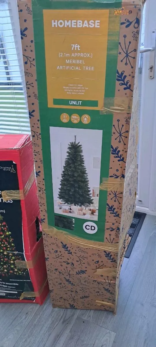 2 x christmas trees - Image 1