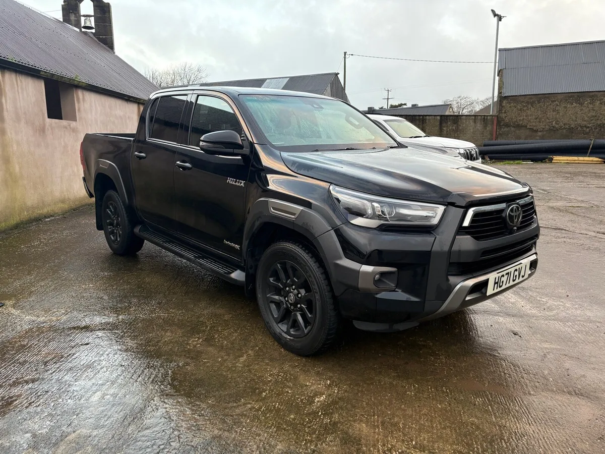 TOYOTA HILUX INVINCIBLE X 2.8 AUTO - Image 1