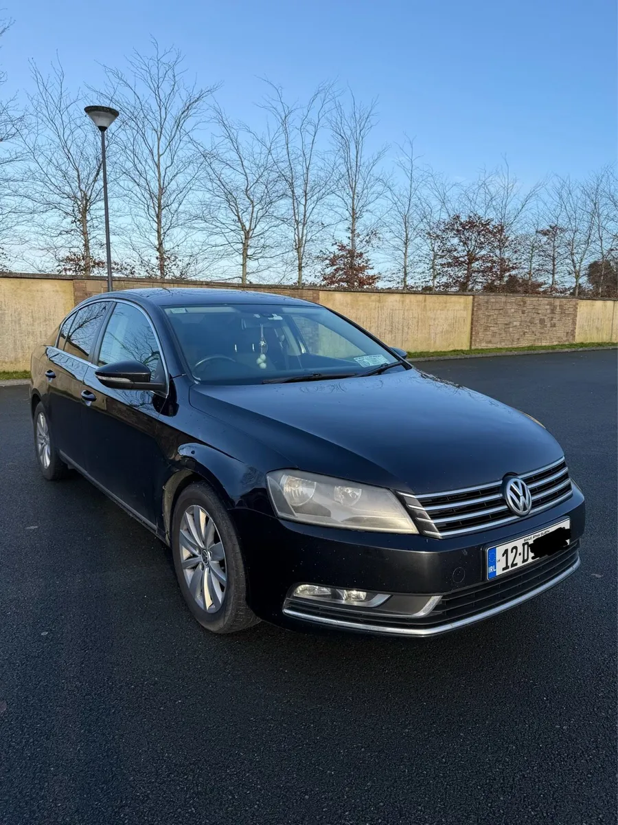 2012 Volkswagen Passat - Image 1