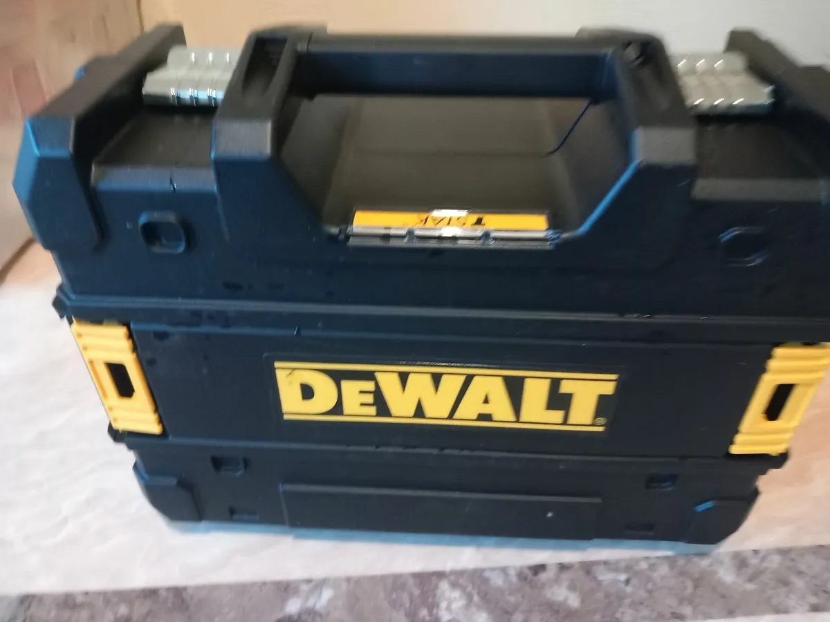 New 12V dewalt laser - Image 3