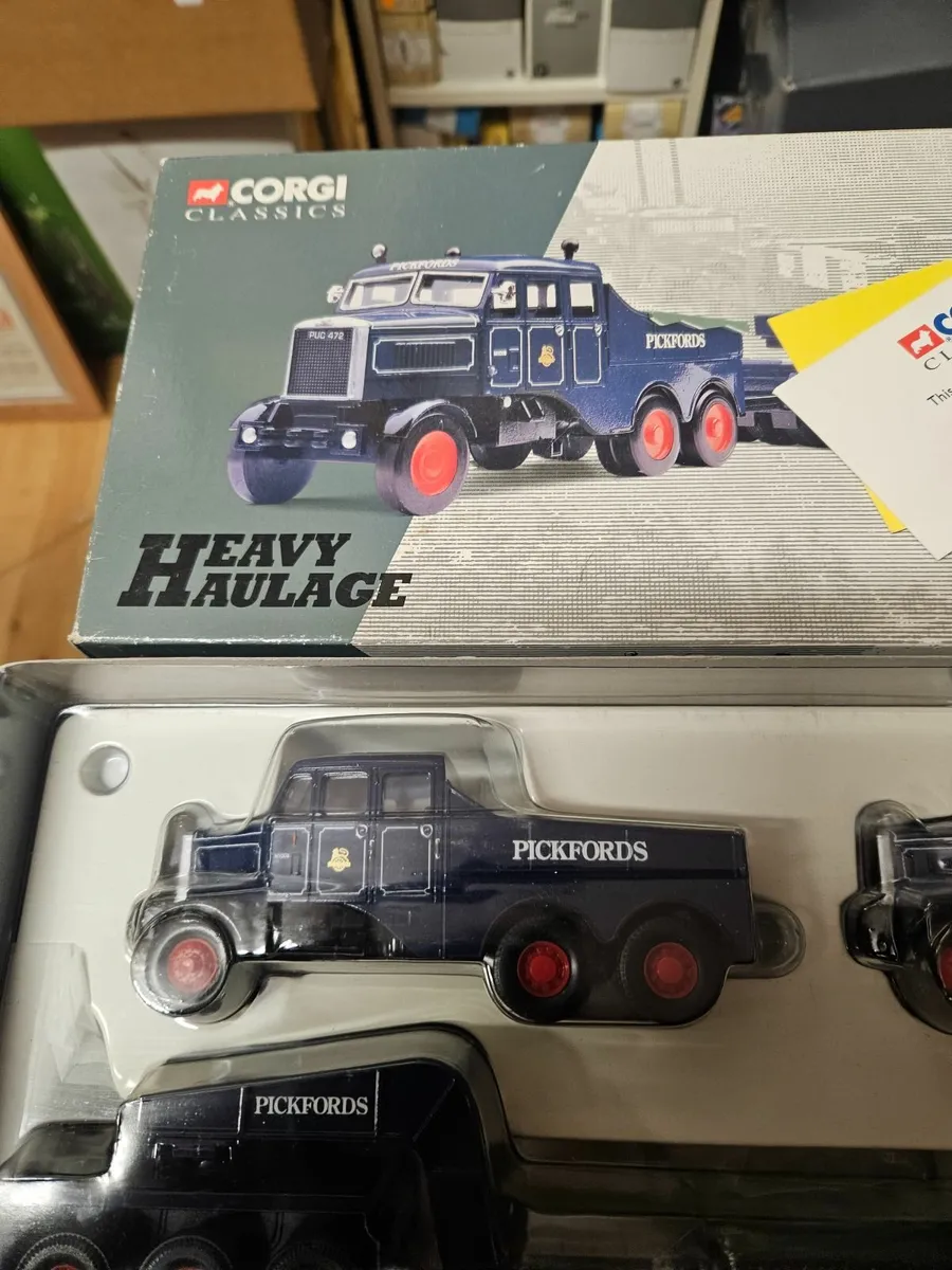 Corgi Scammel Tractor Units and Trailer Pickfords - Image 2