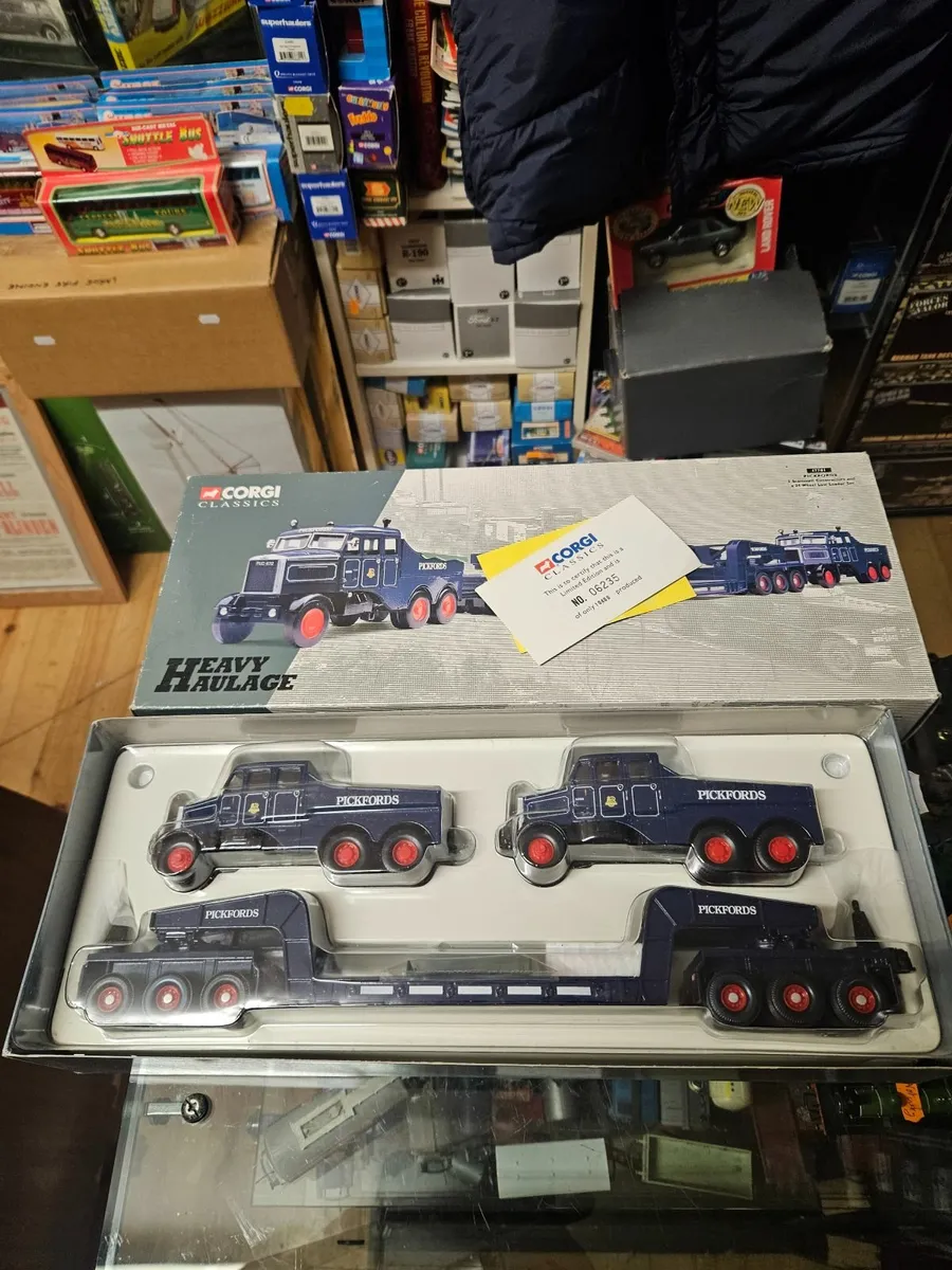 Corgi Scammel Tractor Units and Trailer Pickfords - Image 4